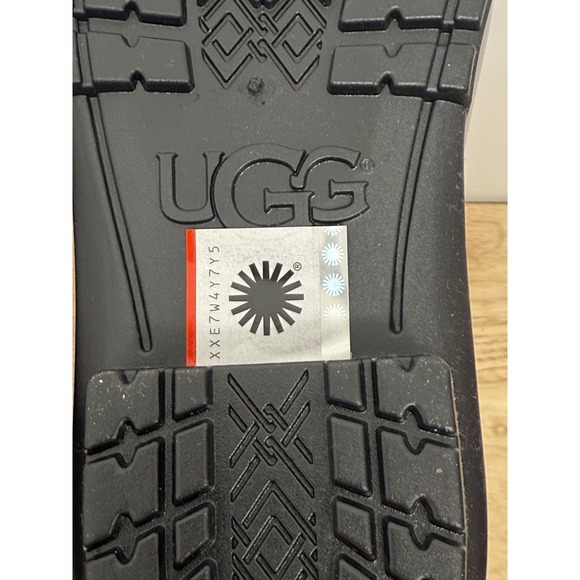 UGG Womens Shaye Rain Snow Sheepskin‎ Insole Boot Black NWOT Size 6 #54 - Picture 8 of 9